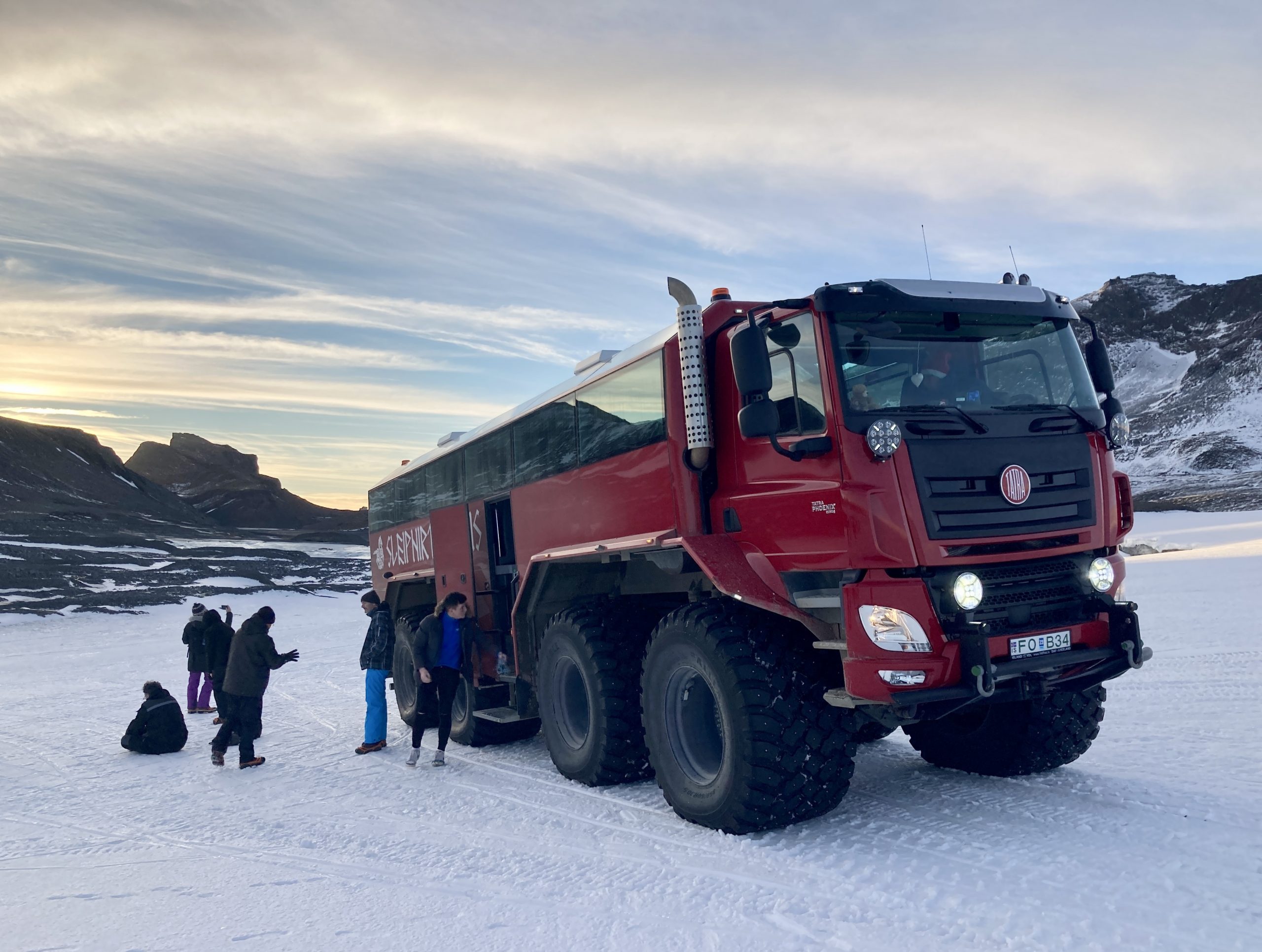 The glacier truck Sleipnir.