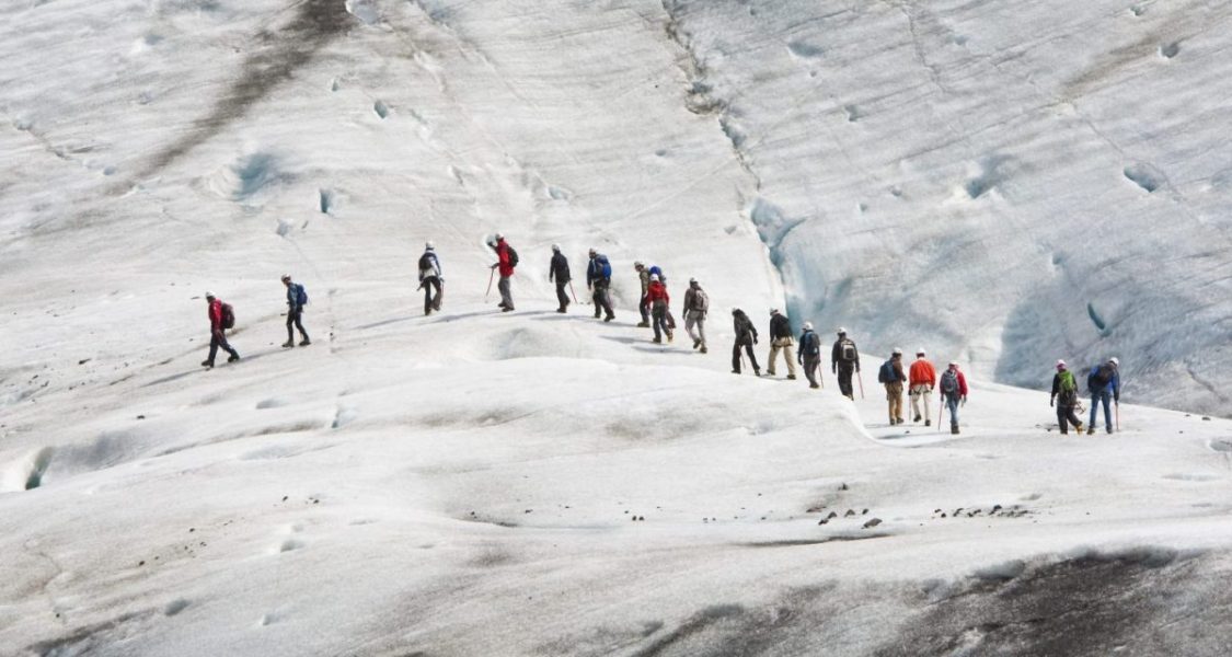 An,Anonymous,Group,Of,Climbers,On,The,Vatnajokull,Glacier,,Iceland